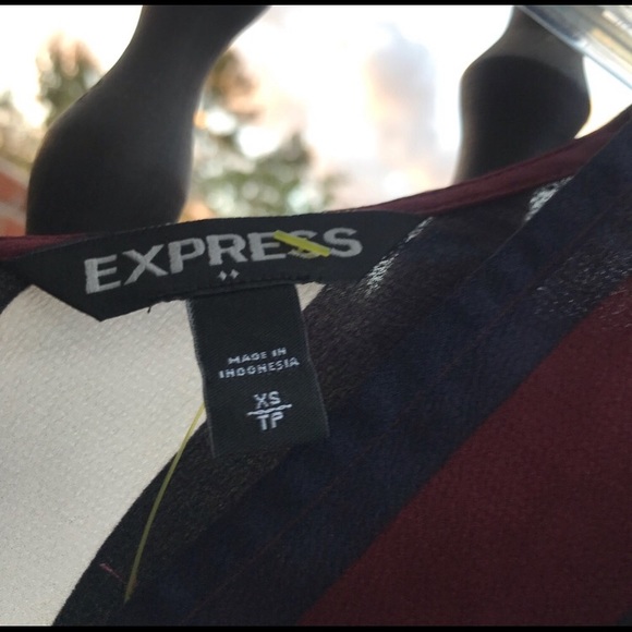 Express Stripped Top with belt - Picture 3 of 5